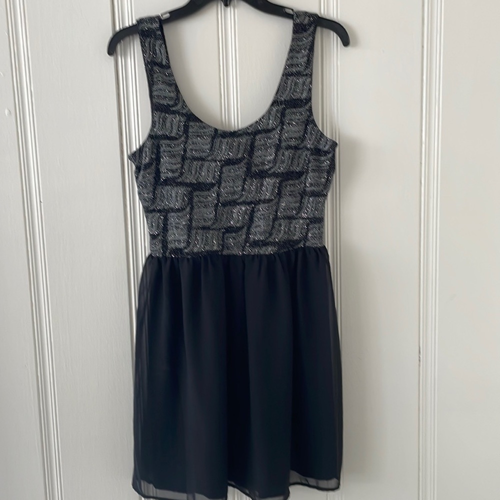 🌹CUT OUT / SILVER/BLACK EMBELLISHED DRESS - 🌟💯SHIP IN TIME FOR HOLIDAYS